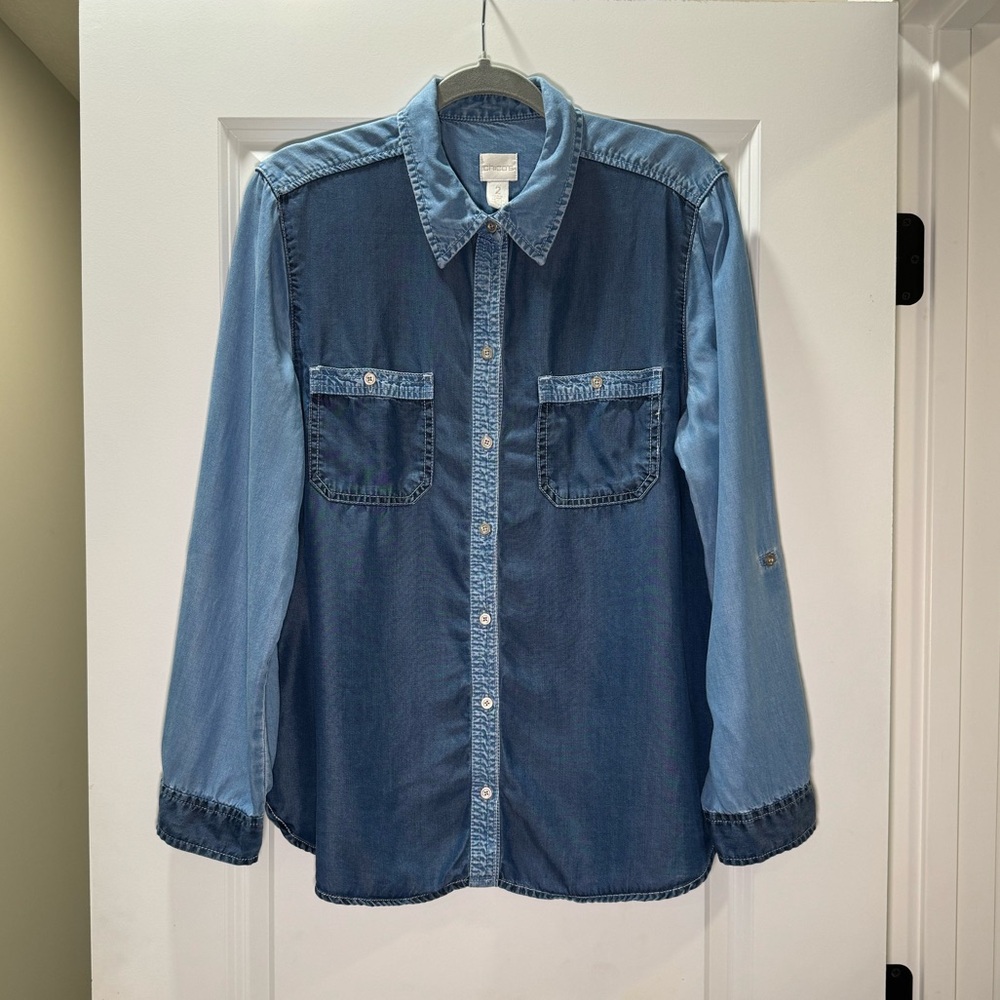 Chico’s Button Up Chambray Denim Shirt Women 2 / Large Blue Denim Cowgirl